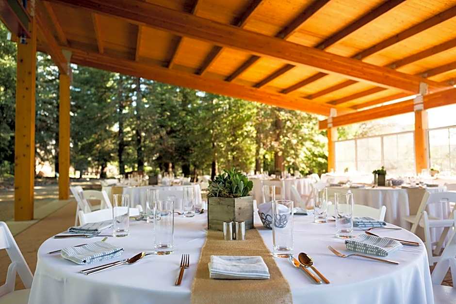 Sheraton Redding Hotel at the Sundial Bridge