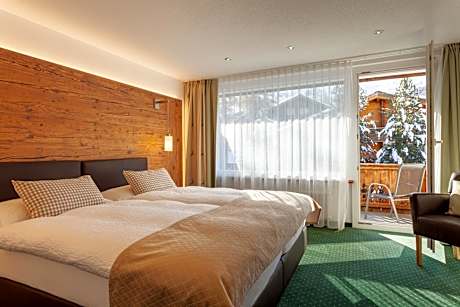 Alpine Double Room with Matterhorn View