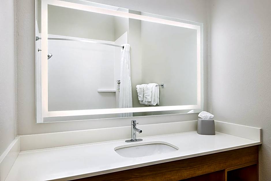 Holiday Inn Express and Suites Wheeling By IHG