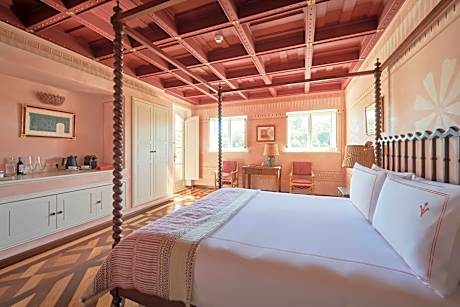 Suite with Garden View