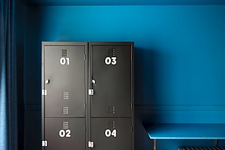 Bed in a 4 beds Male dormitory with private bathroom