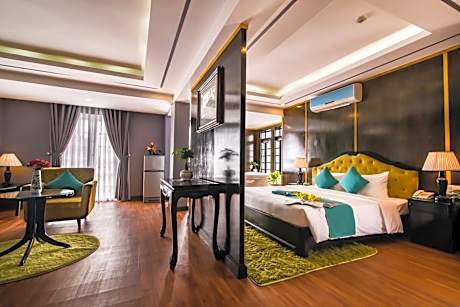 Suite with River View