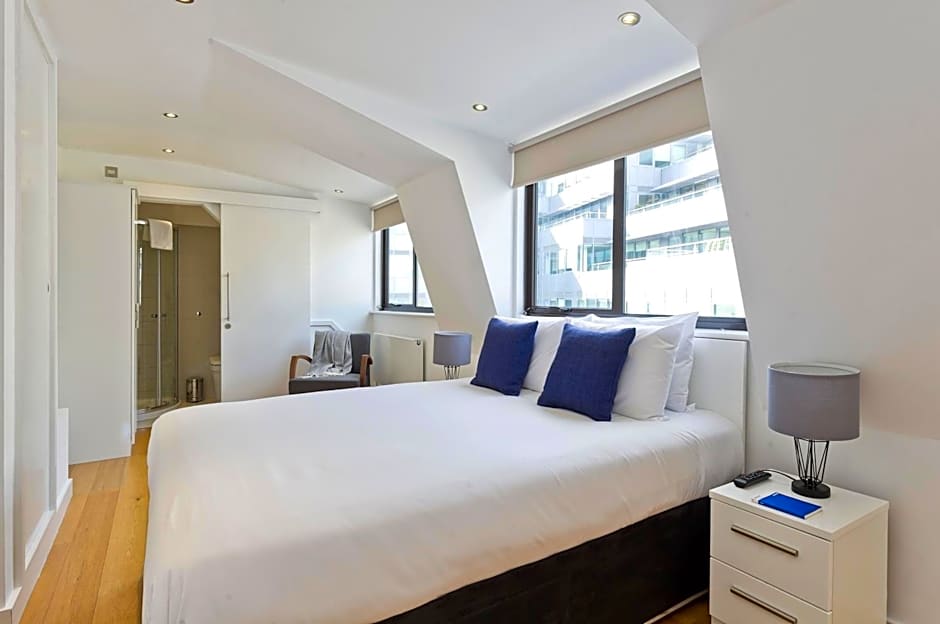 Red Lion Court by City2Stay