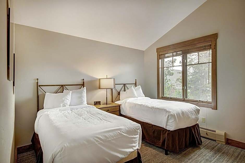 Mountain Thunder Lodge