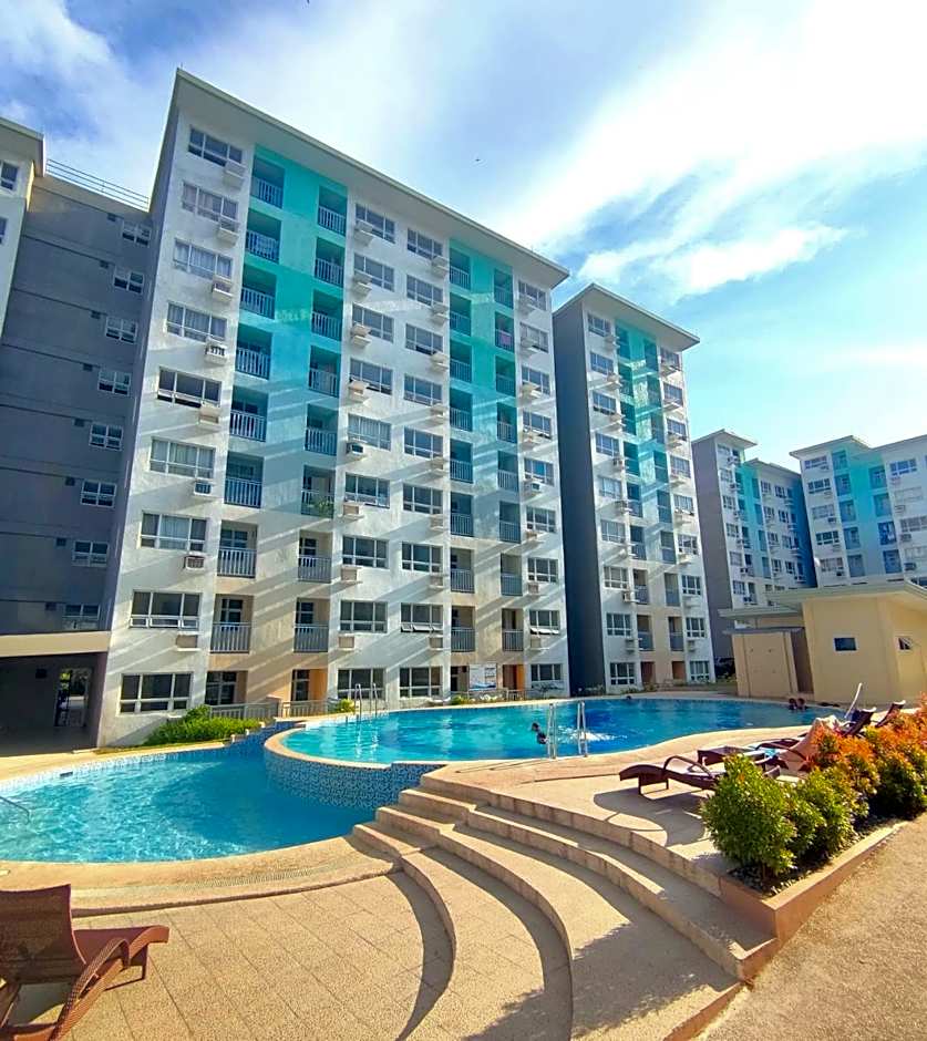 Davao Condo 2BR Pool Wifi Netflix