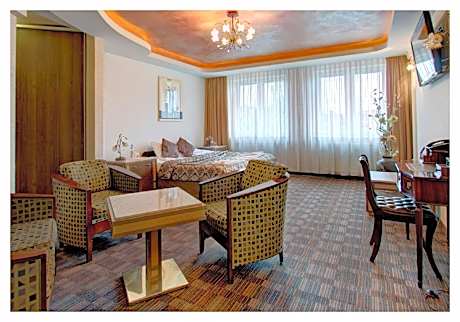 Apartment (2 Adults)