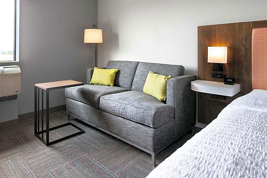 Hampton Inn By Hilton & Suites West Bend