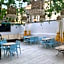 Ados Hotel