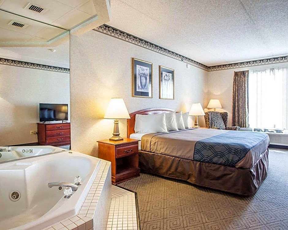 Rodeway Inn & Suites Milwaukee