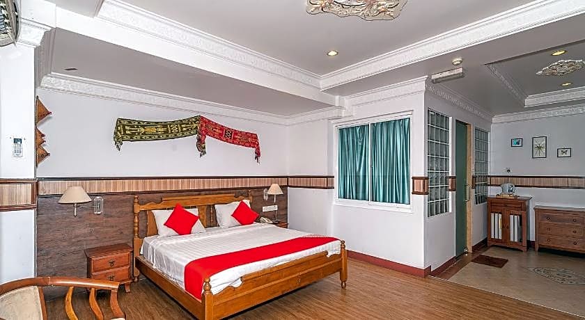 OYO 89864 Hotel Holiday Park