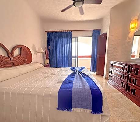 One-Bedroom Suite with Kitchenette