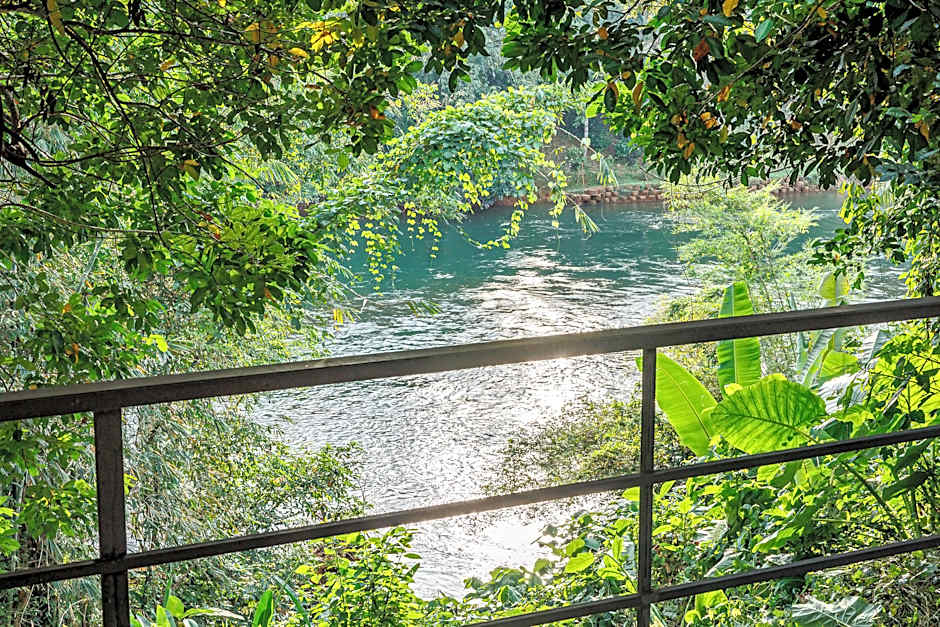 Baandin Chiewlarn Resort