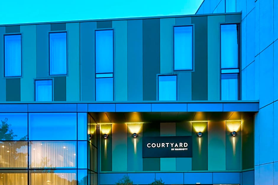 Courtyard by Marriott London Gatwick Airport