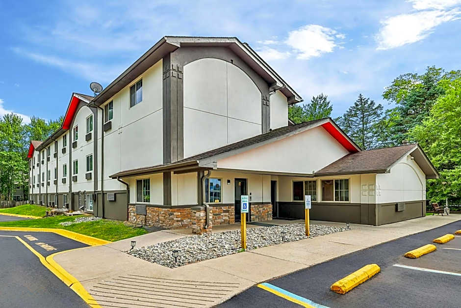 Super 8 by Wyndham East Stroudsburg/Poconos