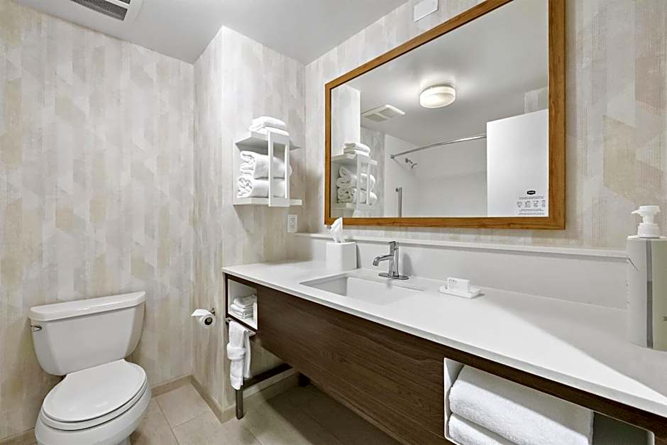 Hampton Inn & Suites Lancaster