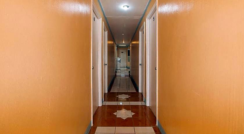 RedDoorz @ Amora Villa Apartelle 