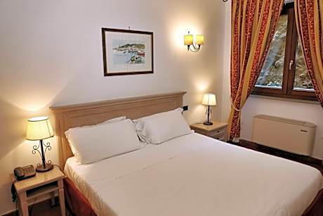 One-Bedroom Suite with Park View