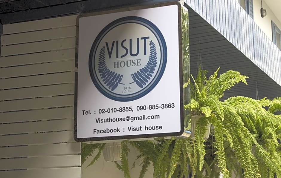 Visut House Hostel