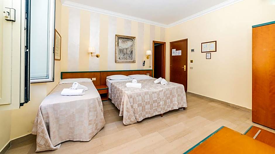 Hotel Center 3