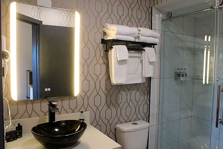 Coast Courtenay Hotel