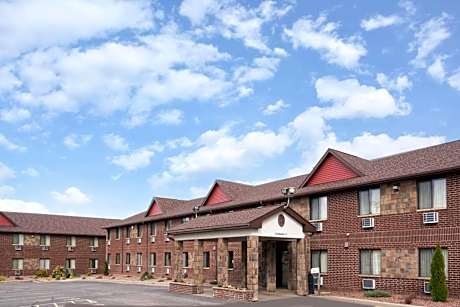 Baymont by Wyndham Eau Claire WI