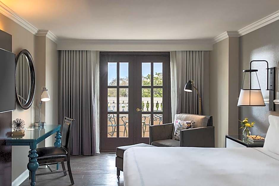 The Lindy Renaissance Charleston Hotel