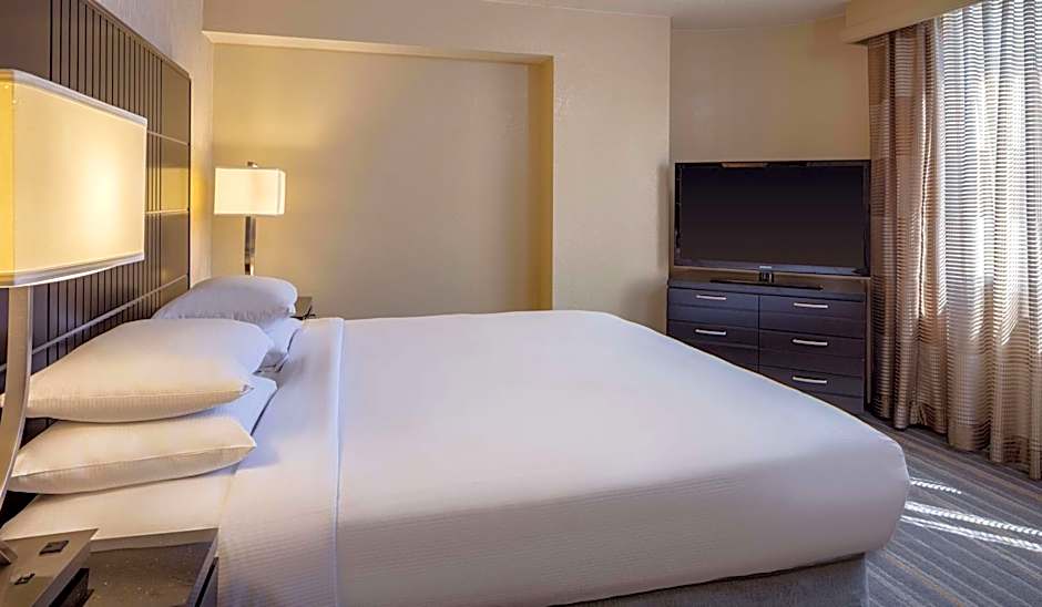 DoubleTree Suites By Hilton Minneapolis