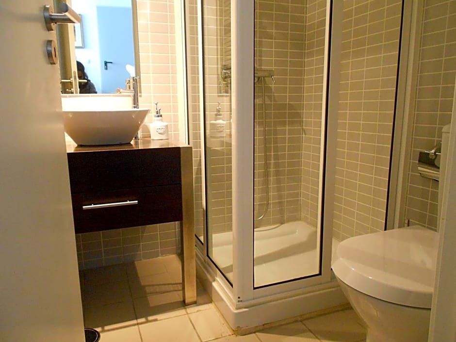 Triplex - Quarto com w.c. privado