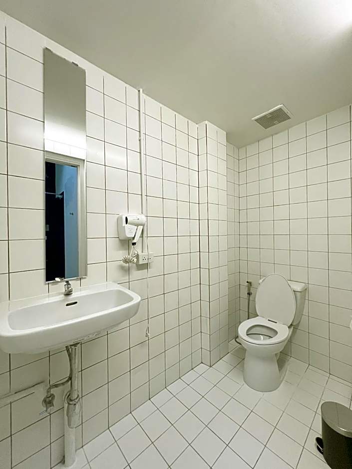 Chatel Samyan - Self check-in