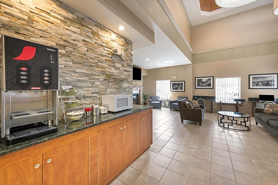 Quality Inn & Suites Fishkill South near I-84