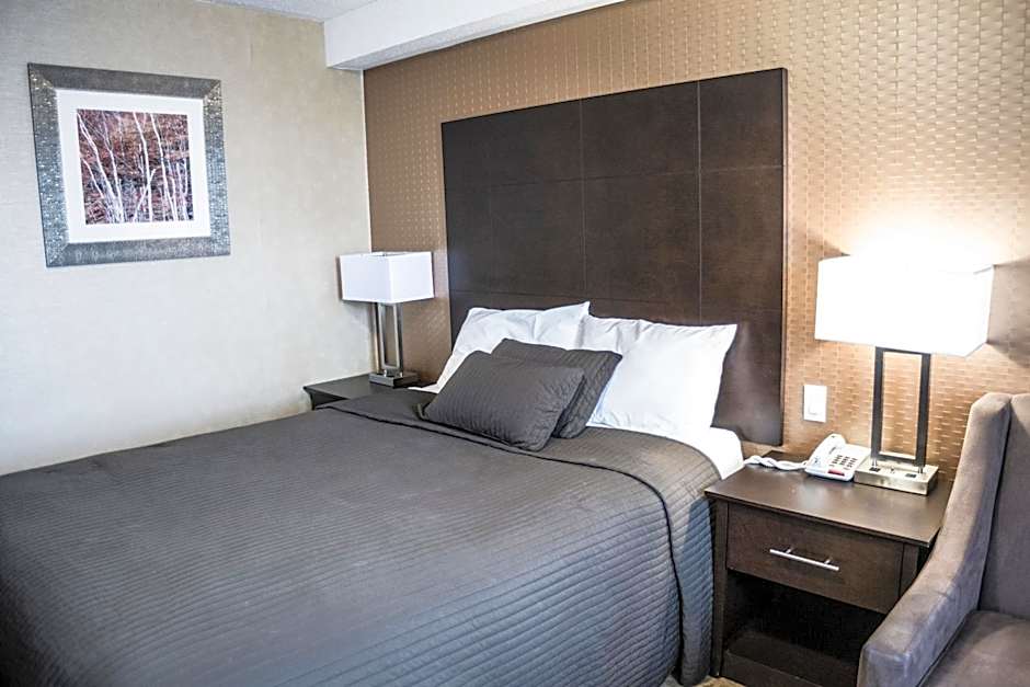 Mississauga Gate Inn