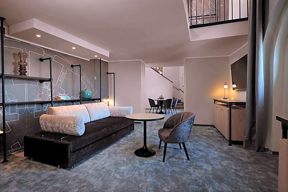 Wasserturm Hotel Cologne, Curio Collection by Hilton