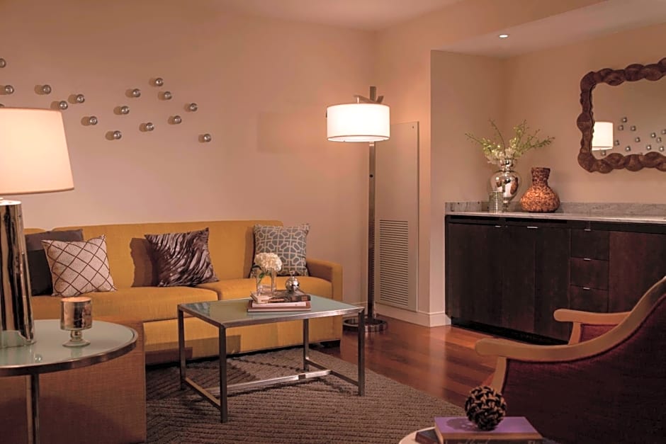 Renaissance Baton Rouge Hotel