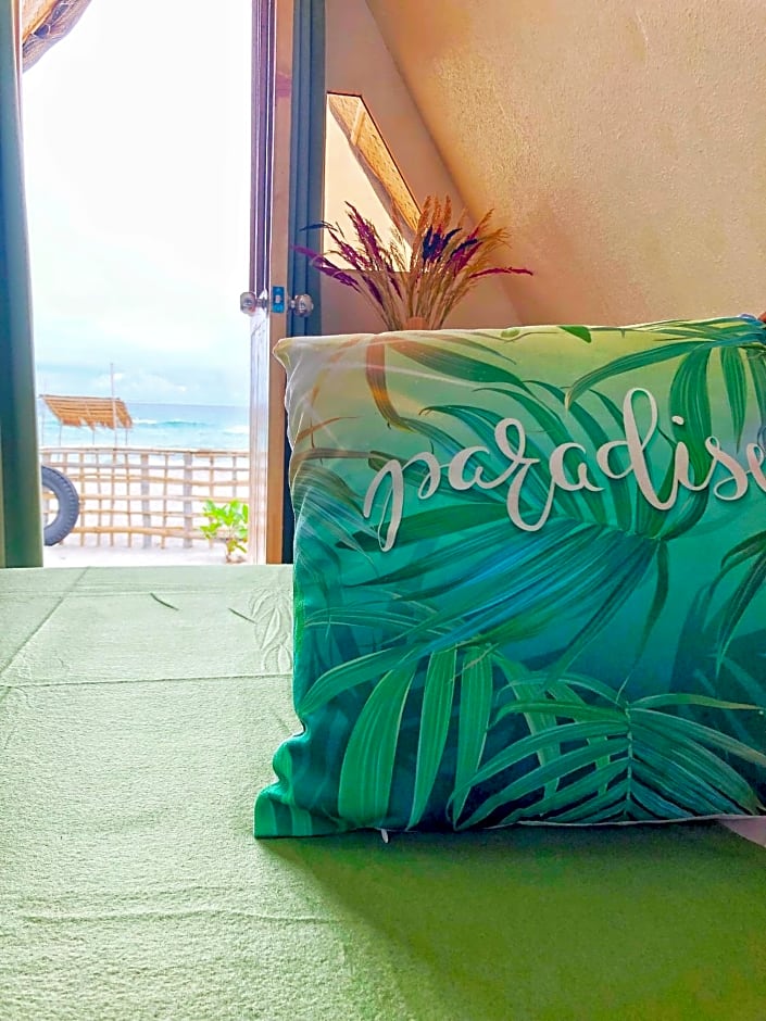 Beach Front Hut - Faith Bay Huts 1