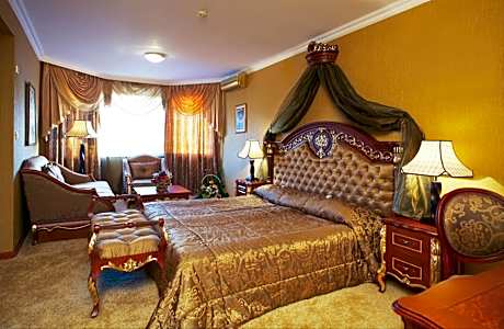 Deluxe Family Suite (2 Adults + 2 Children up to 10 years old)