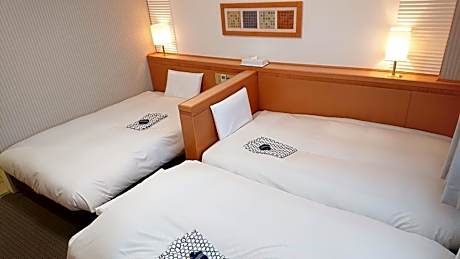 Standard Triple Room - Non-Smoking
