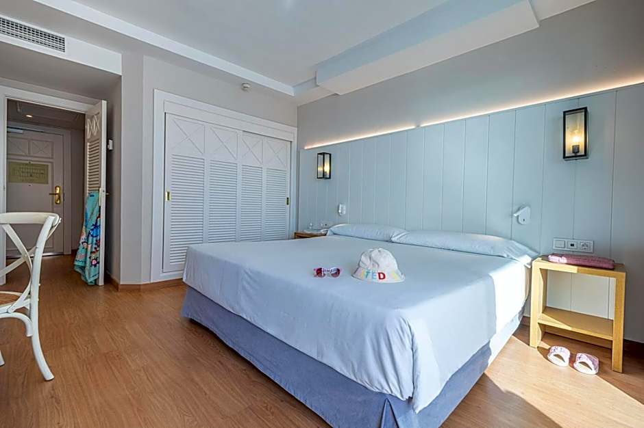 Photo 1 of 2 of Double Room