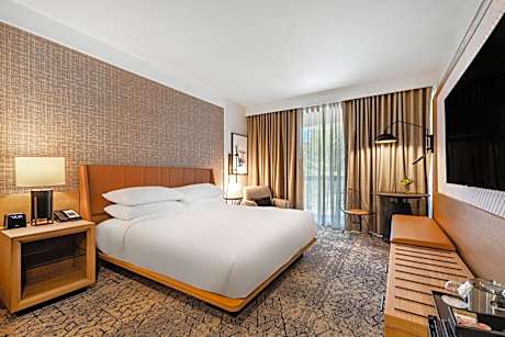 King Room with Balcony - Hearing Accessible