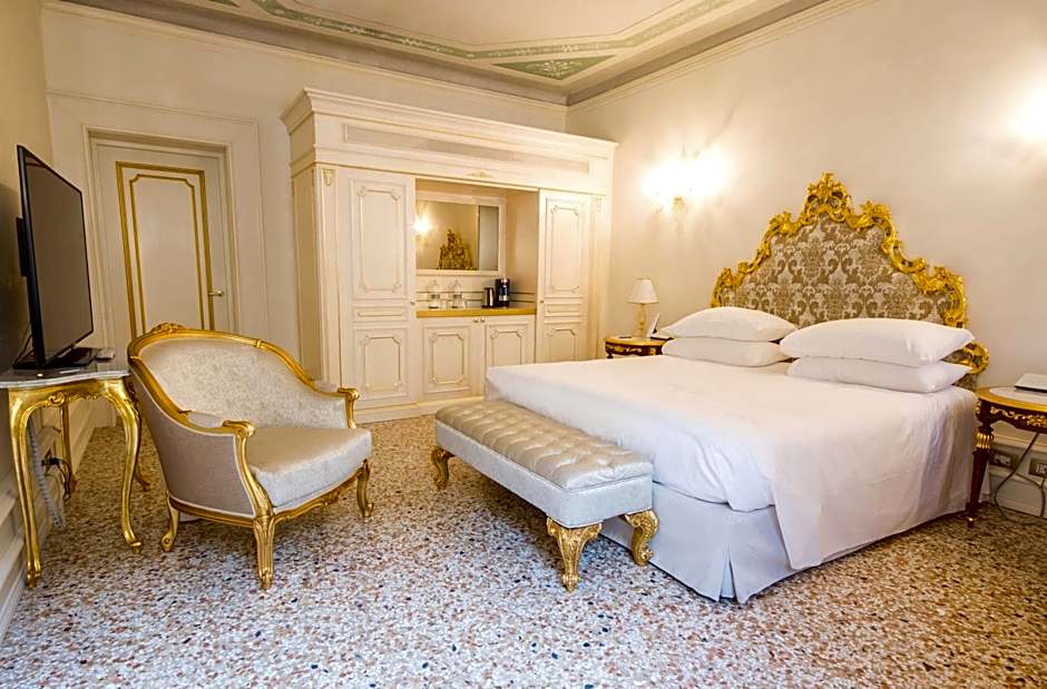 Ca' Bonfadini Historic Experience