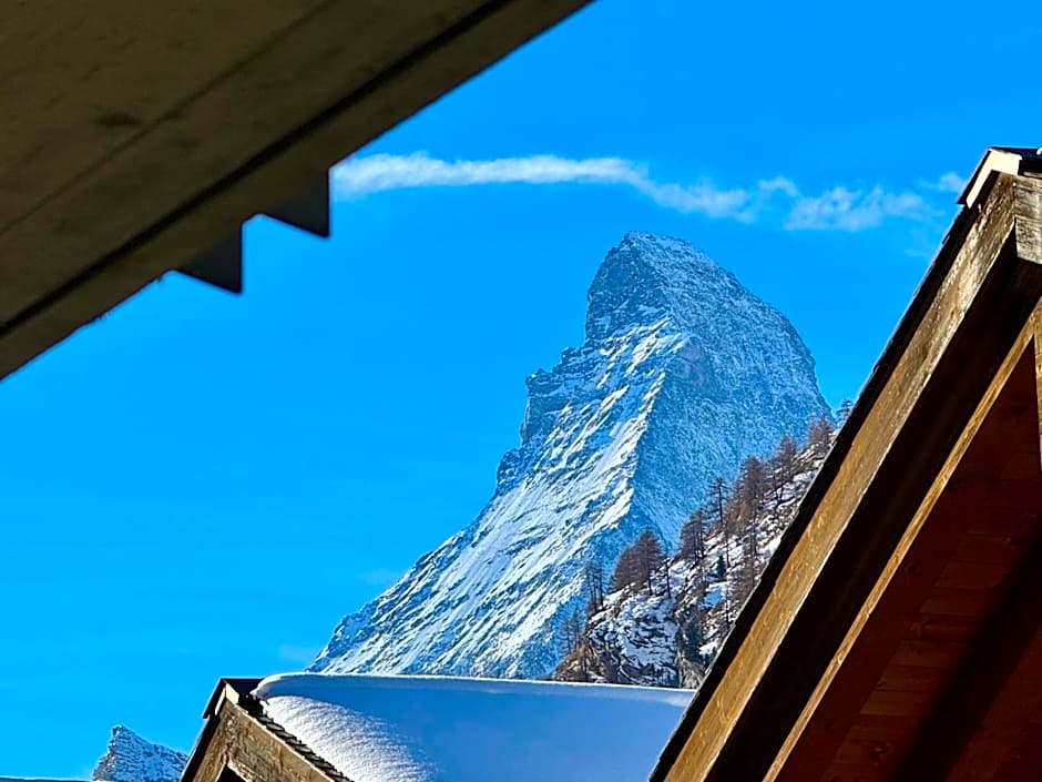 Peaky Riders Self Check-in Hotel