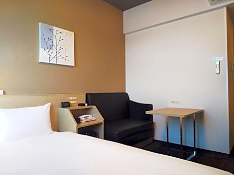 Standard Double Room with Small Double Bed - Smoking