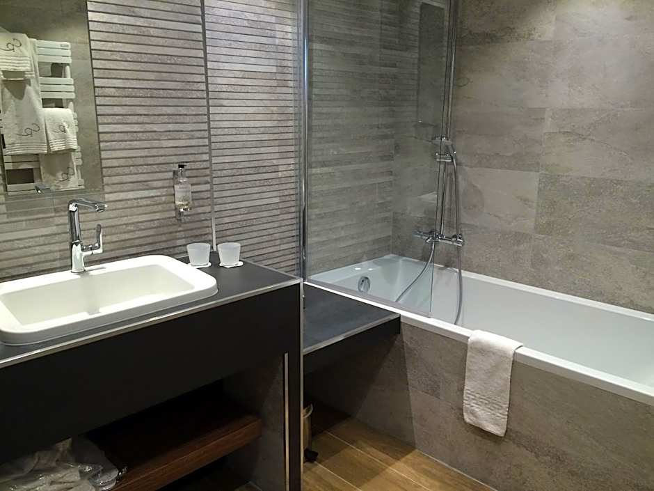 Hostellerie Du Chapeau Rouge