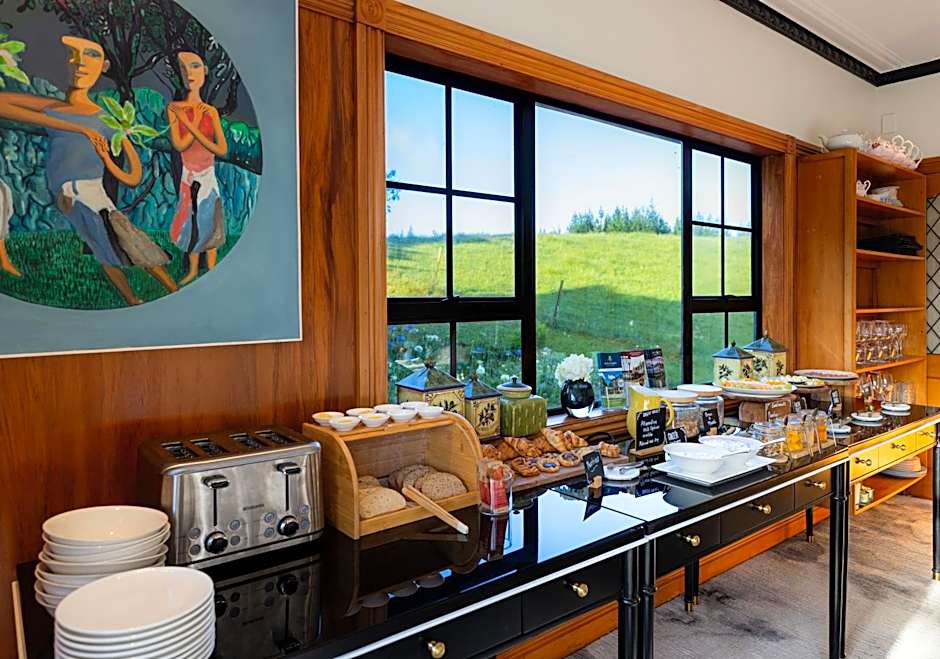 Hana Lodge