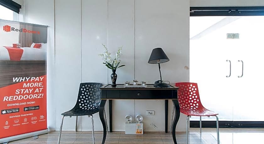 RedDoorz near SM Calamba