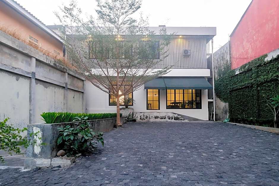 Urbanview Code Riverstay Yogyakarta