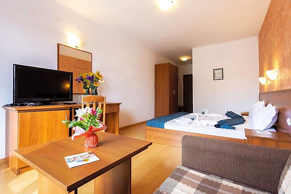 Complex Sunrise by HMG - All Inclusive