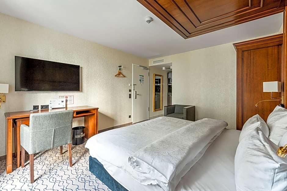 King's Hotel City Stay