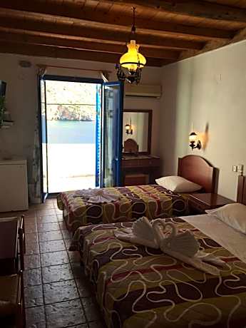 Triple Room with Sea View