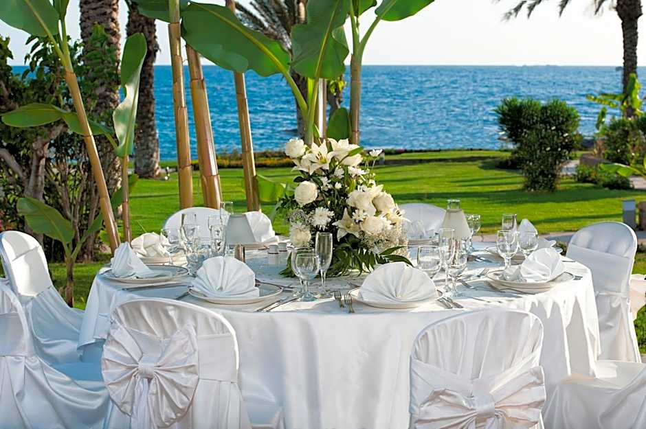 Constantinou Bros Athena Beach Hotel