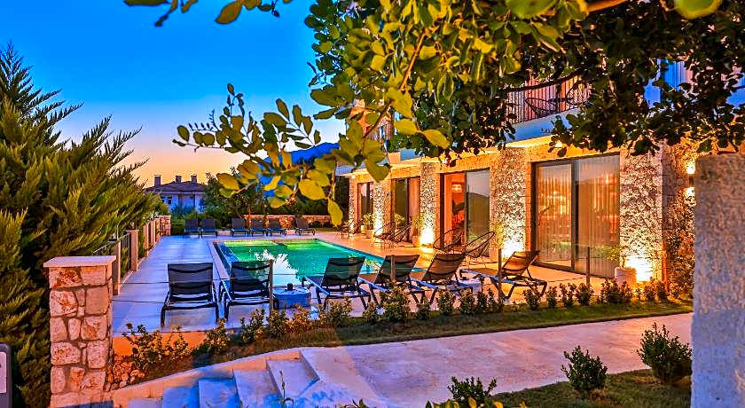 Carruba Boutique Hotel